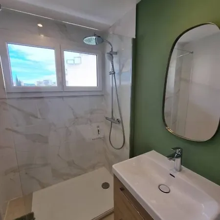 - Cozy 2 Pièces Proche Apartament