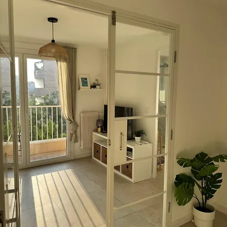 - Cozy 2 Pièces Proche