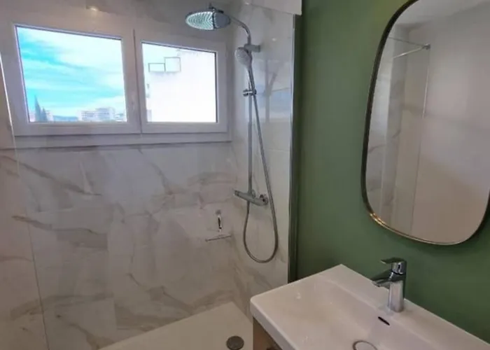 - Cozy 2 Pieces Proche アパート