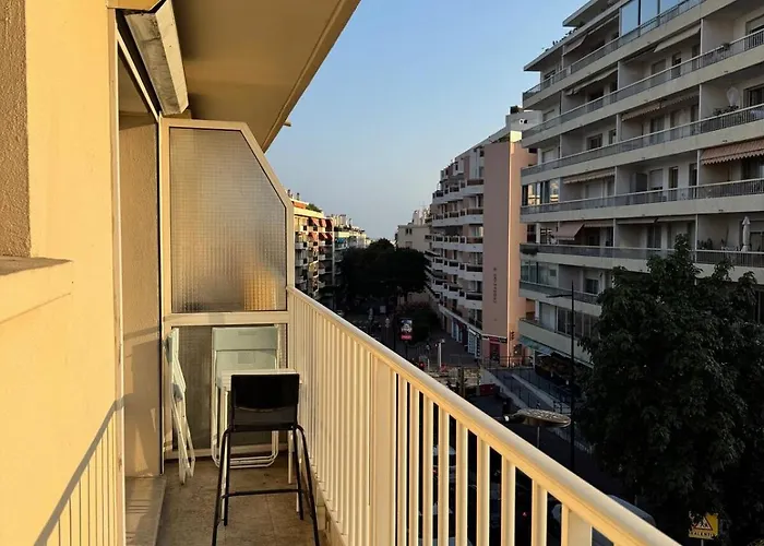 - Cozy 2 Pieces Proche アンティーブ